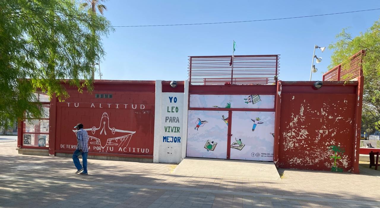 Para libro y sala de lectura Plaza Benito Juárez